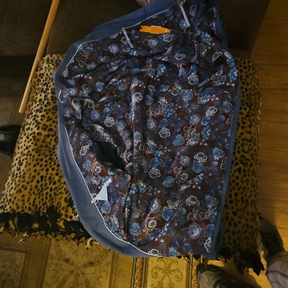 Blazer - Picture 4 of 4